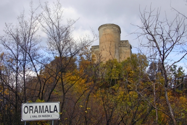 Oramala_castello by Alessandro Vecchi